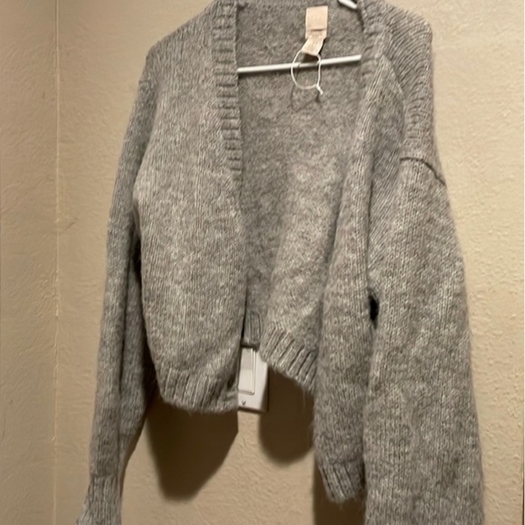 H&M wool/alpaca blend sweater - Picture 2 of 4